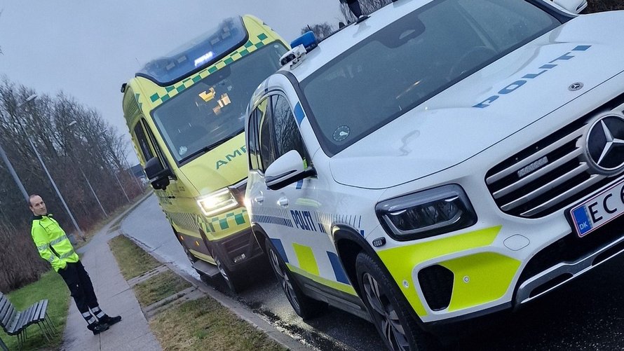 Cyklist væltet omkuld af scooter, som stak af i stisystemet ved Engparken